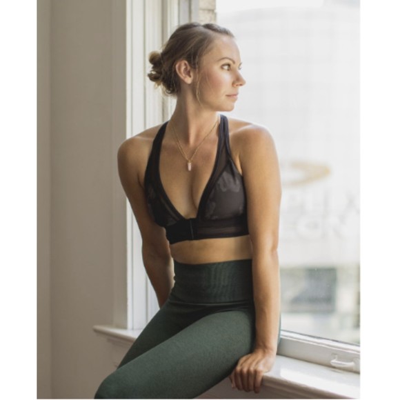 LuLuLemon | Black Sports Bra | Removable Cups | Womens Small - Picture 3 of 14